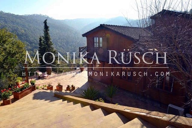 3 bedroom Villa for rent in Sant Cugat del Vallès with pool garage - € 6,000 (Ref: 9127963)