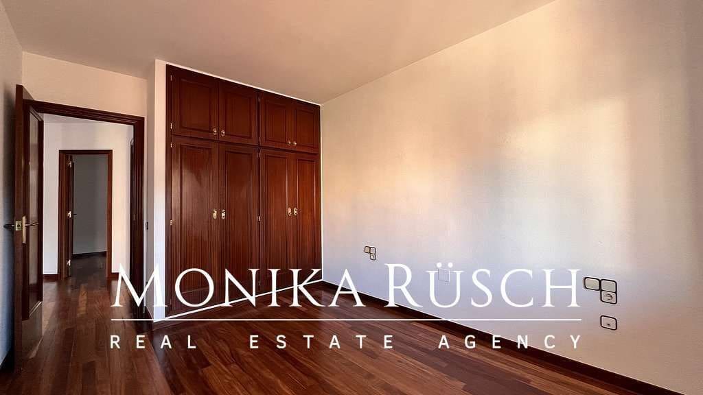 4 bedroom Flat for rent in Barcelona city with garage - € 2,305 (Ref: 9269153)