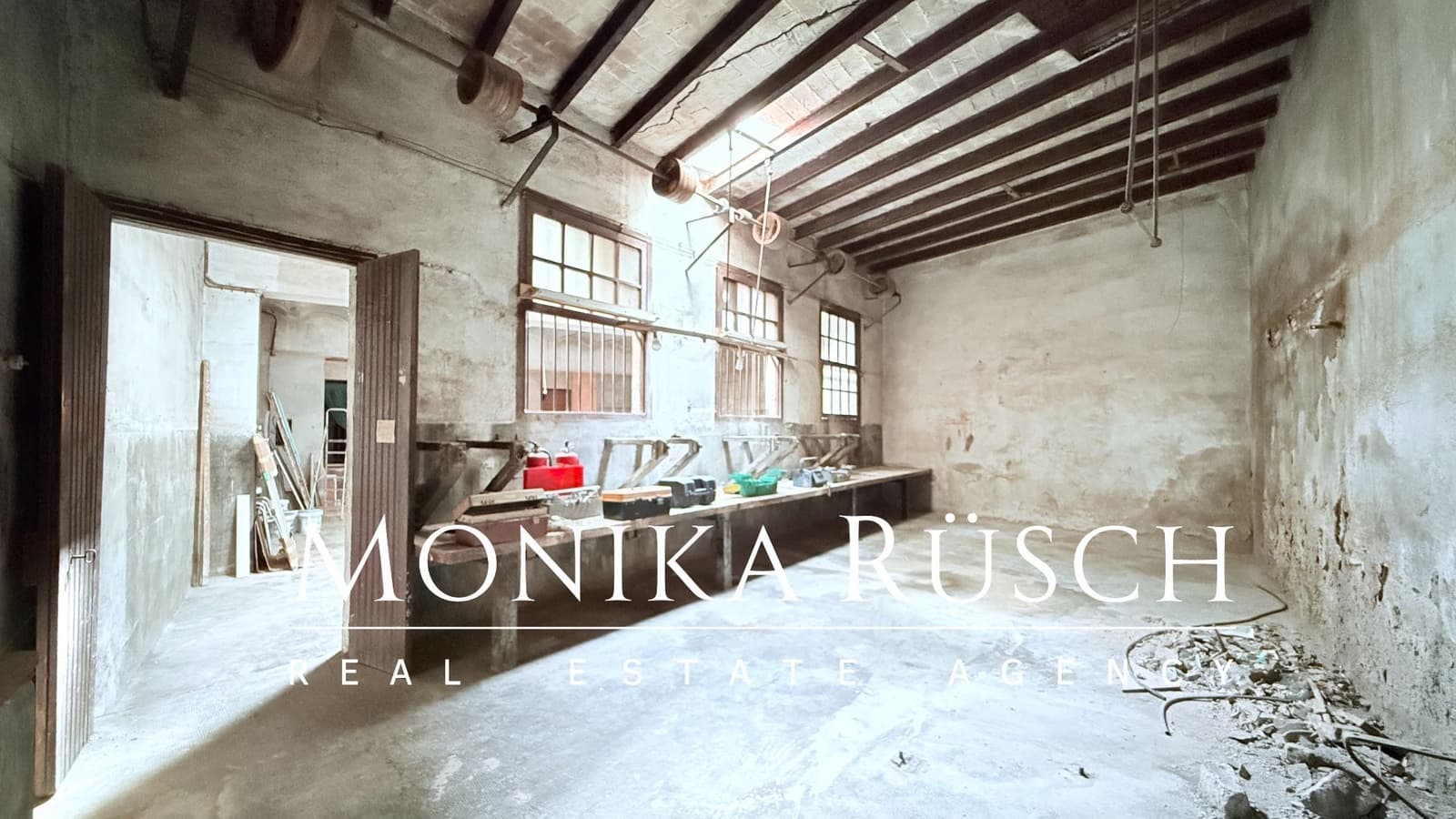 Kommersiell til leie i Barcelona by - € 10 000 (Ref: 9280886)