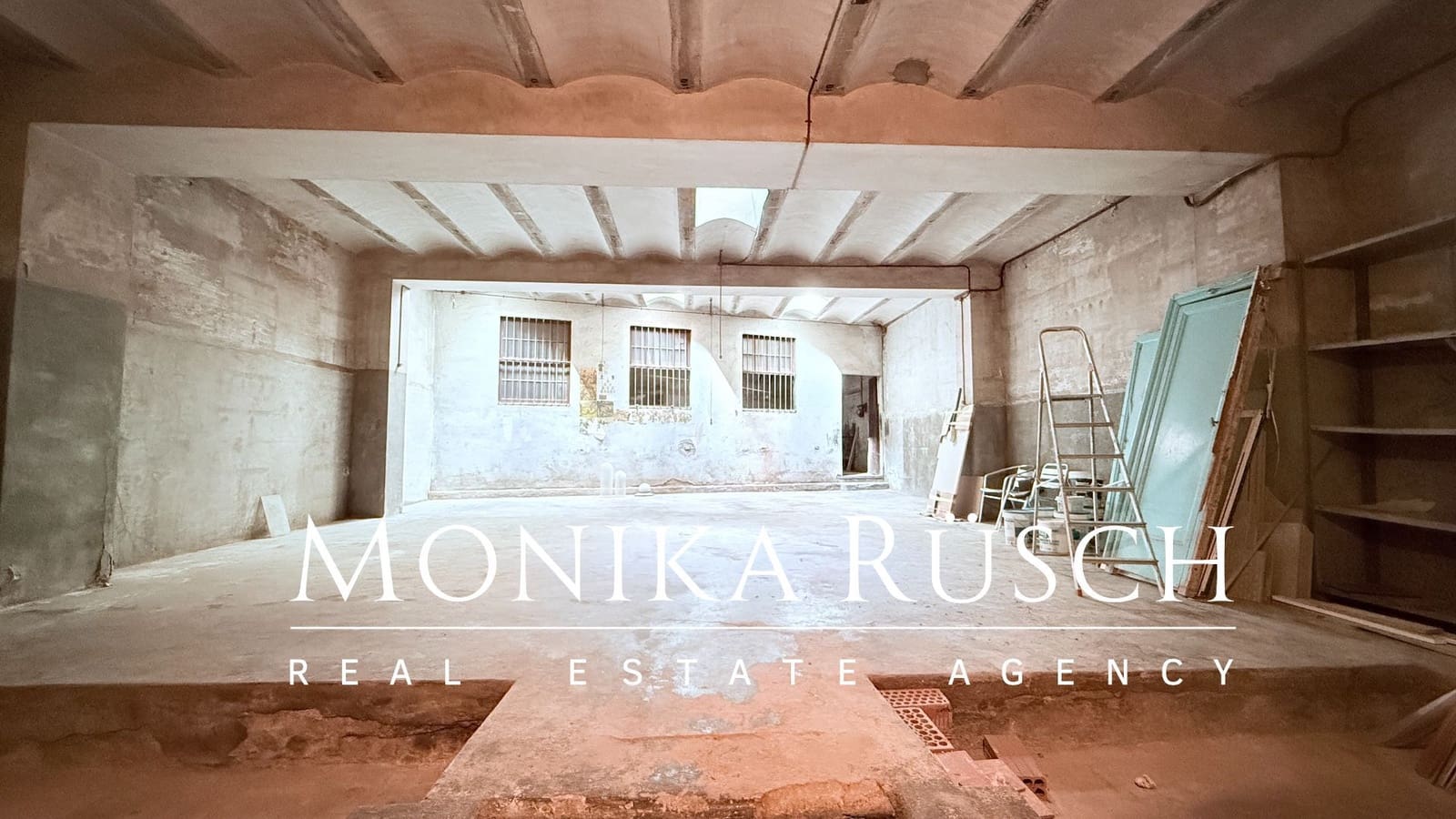 Kommersiell til leie i Barcelona by - € 10 000 (Ref: 9280886)