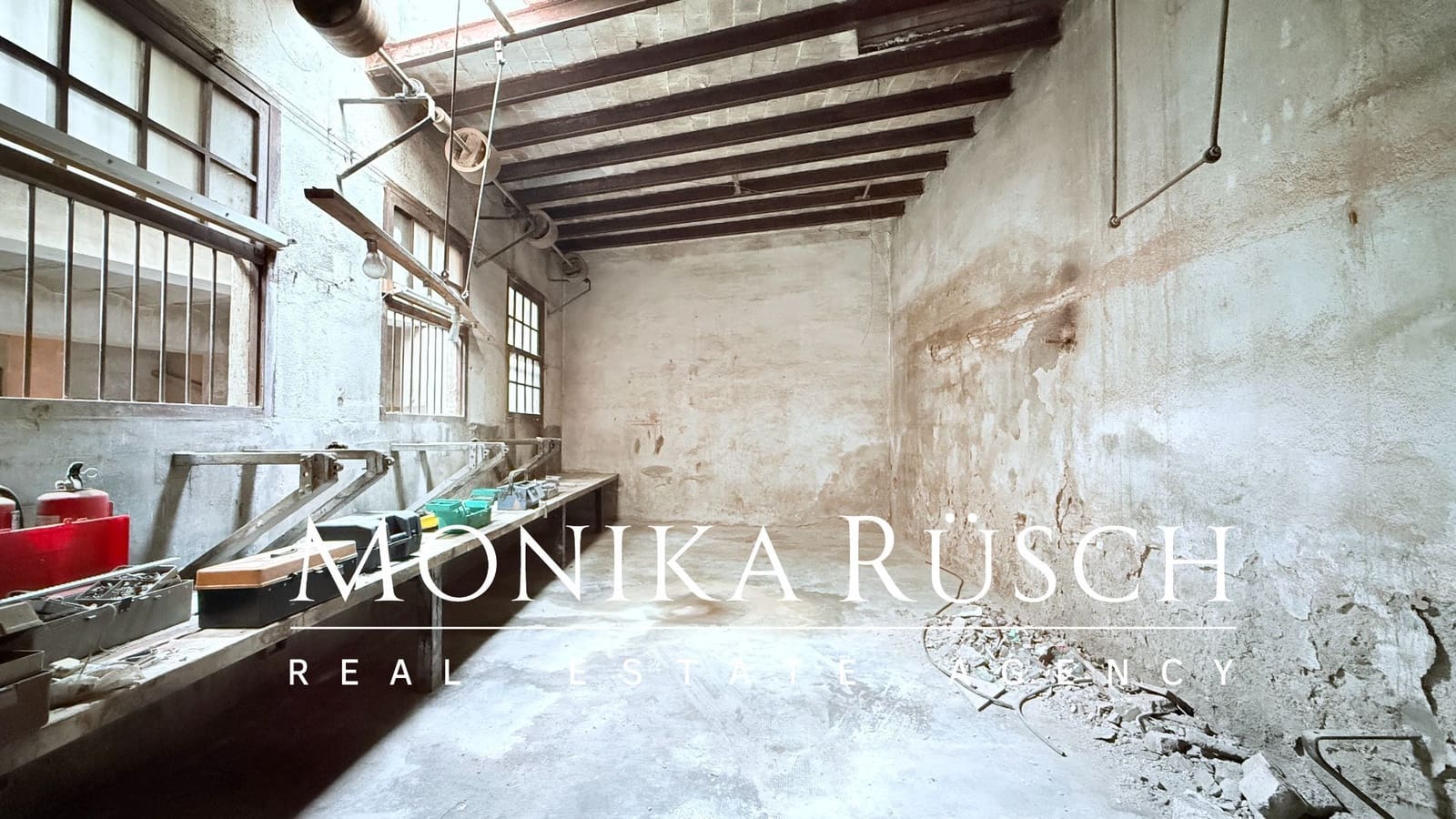 Kommersiell til leie i Barcelona by - € 10 000 (Ref: 9280886)