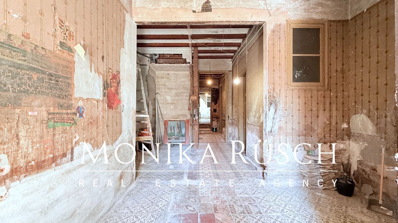 Kommersiell til leie i Barcelona by - € 10 000 (Ref: 9280886)