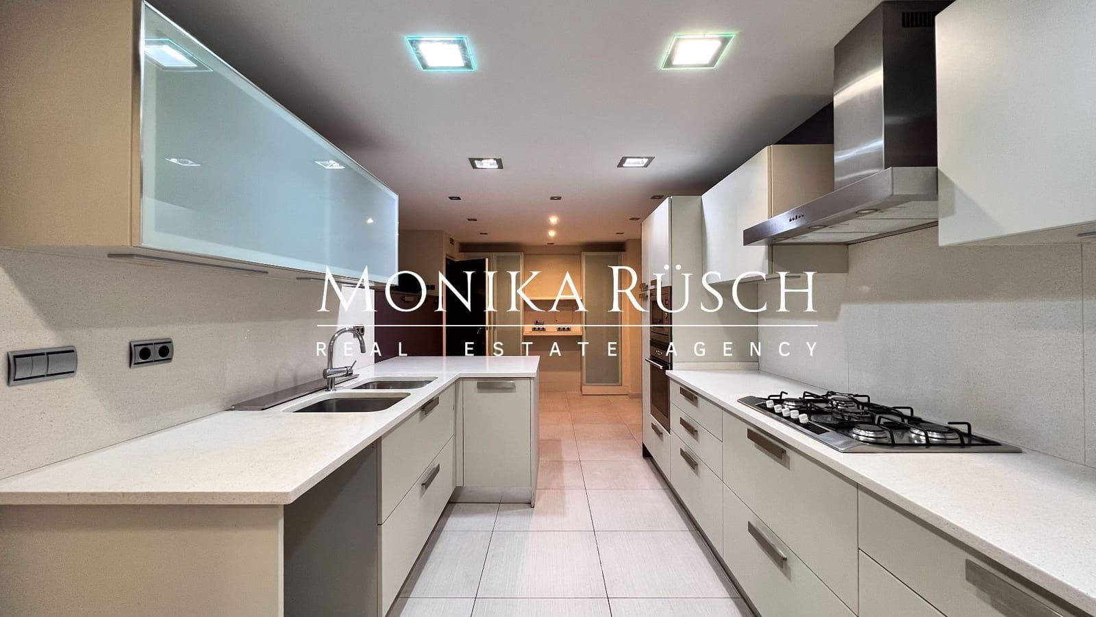 4 bedroom Flat for sale in Barcelona city with garage - € 1,599,000 (Ref: 9355489)