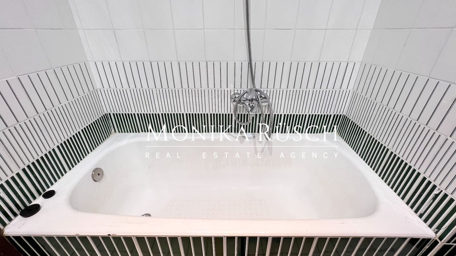 4 bedroom Flat for sale in Barcelona city with garage - € 1,599,000 (Ref: 9355489)