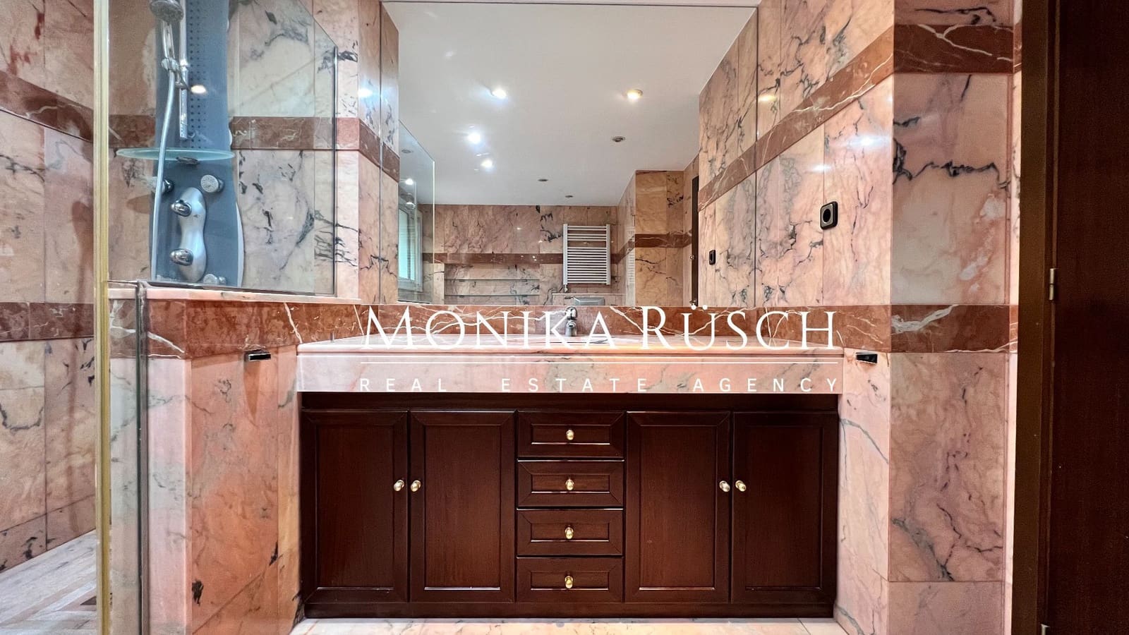 4 bedroom Flat for sale in Barcelona city with garage - € 1,599,000 (Ref: 9355489)