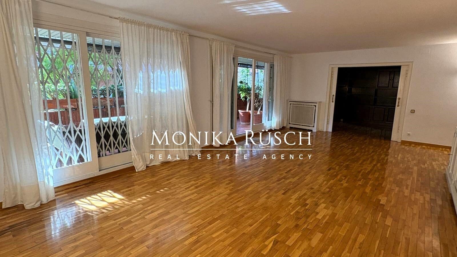 4 soverom Leilighet til salgs i Barcelona by med garasje - € 1 599 000 (Ref: 9355489)