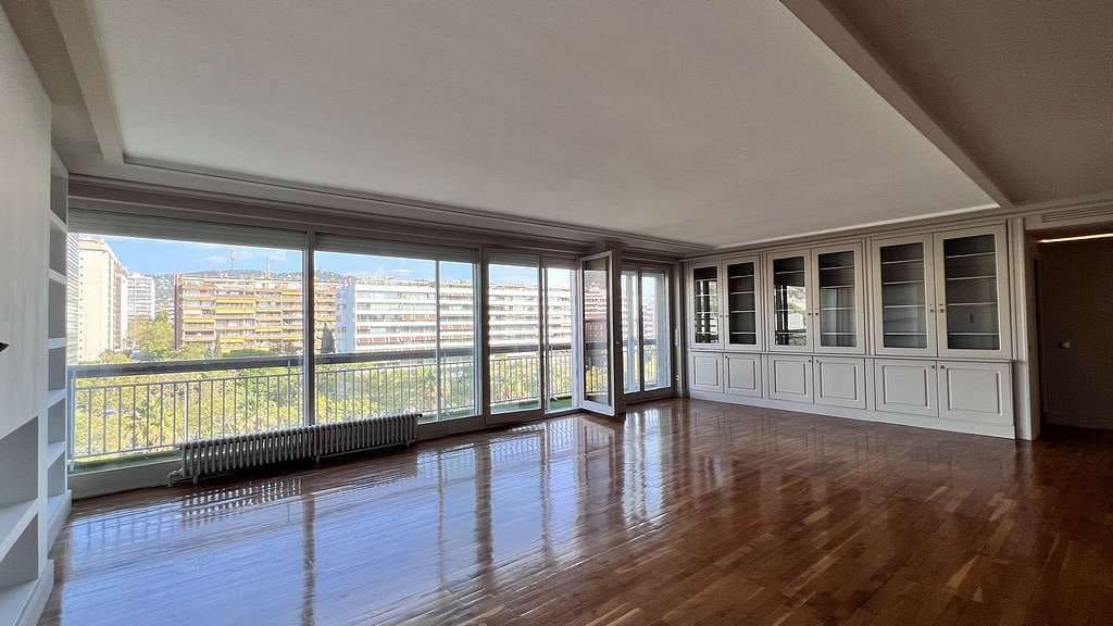 2 sovrum Lägenhet att hyra i Barcelona stad med garage - 2 504 € (Ref: 9358855)