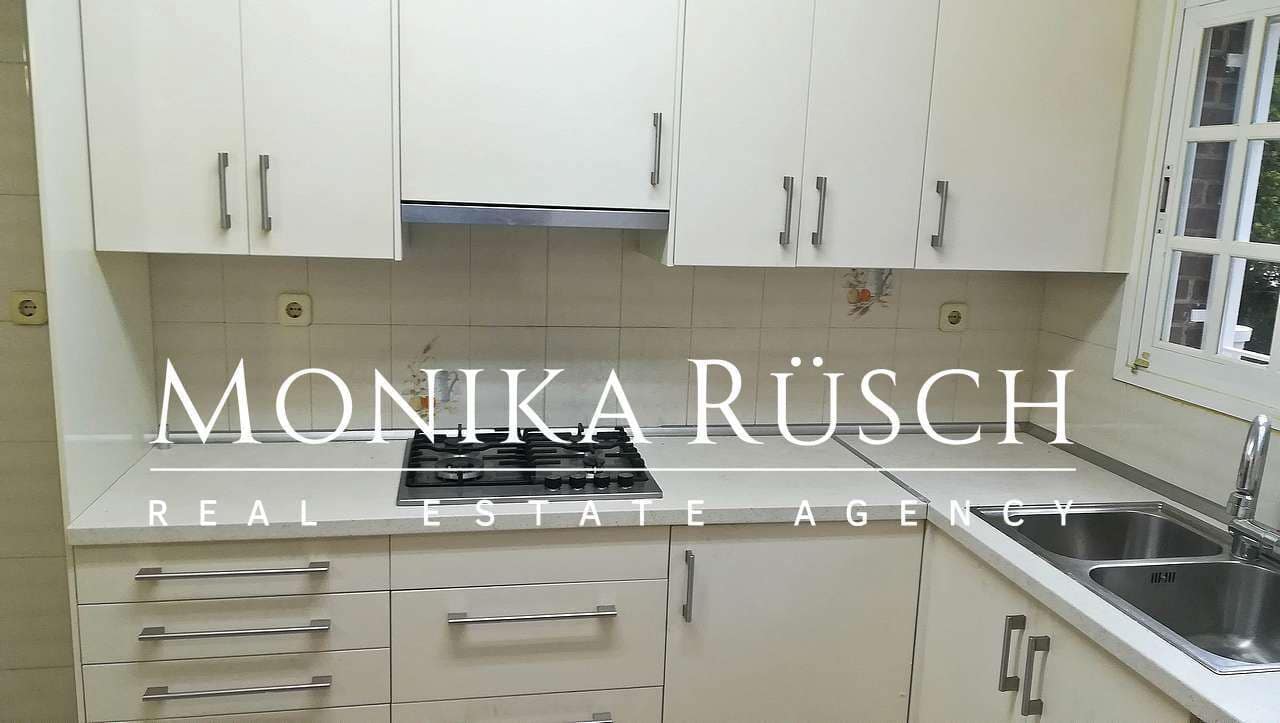 5 slaapkamer Halfvrijstaande villa te koop in Castelldefels met zwembad garage - € 980.000 (Ref: 9358856)