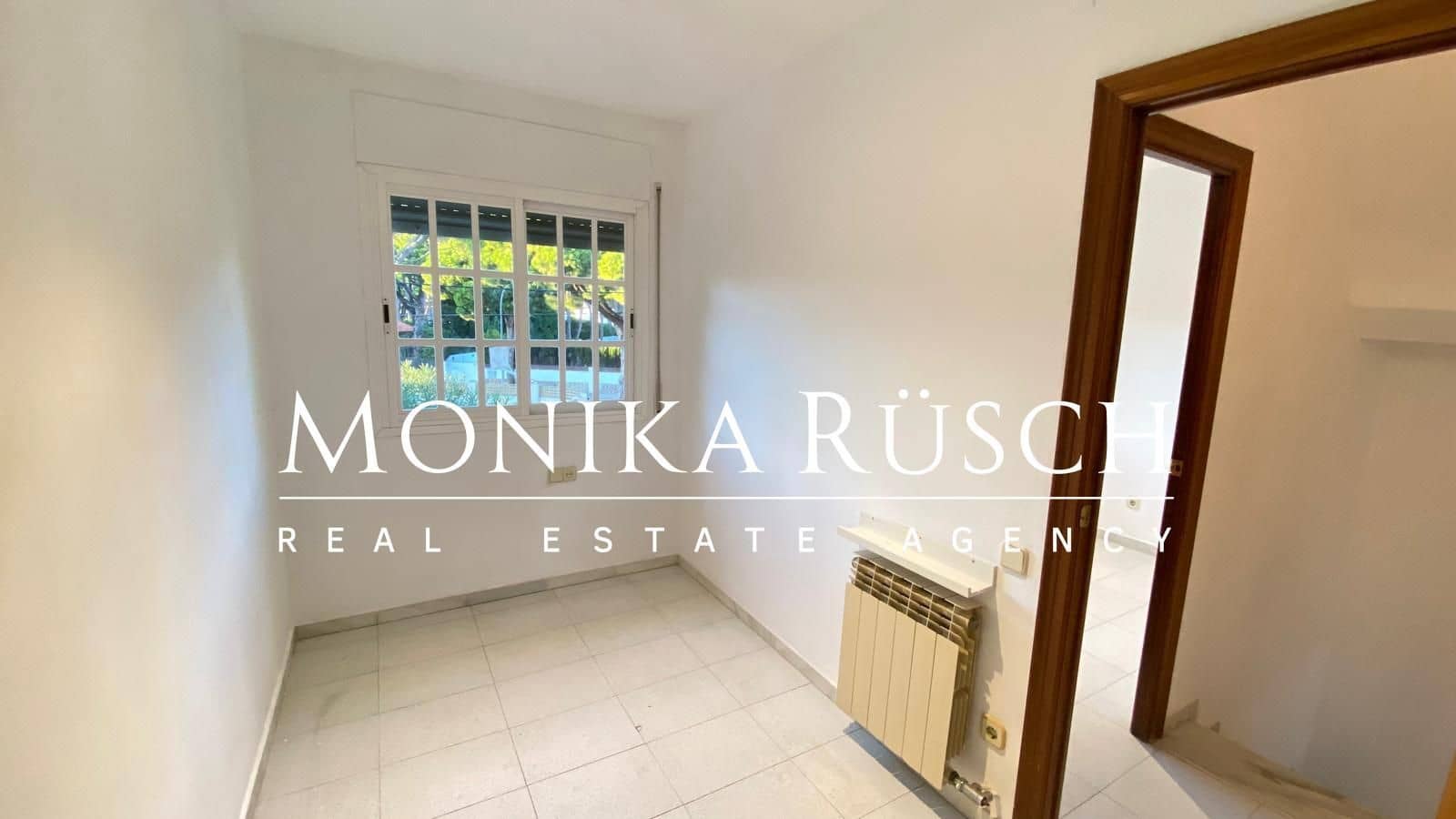 5 slaapkamer Halfvrijstaande villa te koop in Castelldefels met zwembad garage - € 980.000 (Ref: 9358856)