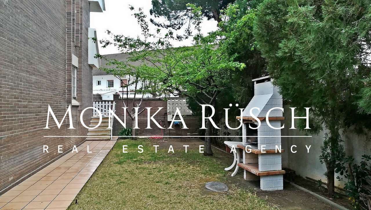 5 slaapkamer Halfvrijstaande villa te koop in Castelldefels met zwembad garage - € 980.000 (Ref: 9358856)