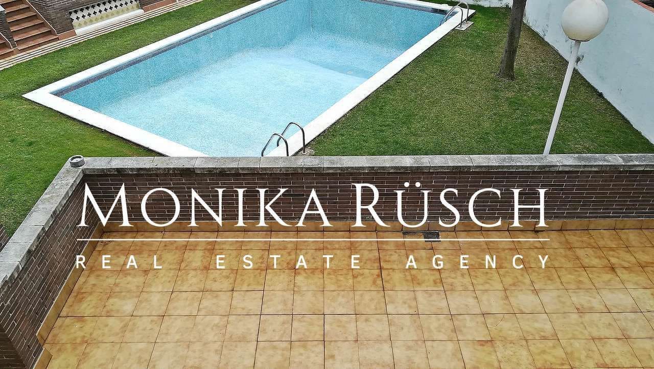 5 slaapkamer Halfvrijstaande villa te koop in Castelldefels met zwembad garage - € 980.000 (Ref: 9358856)