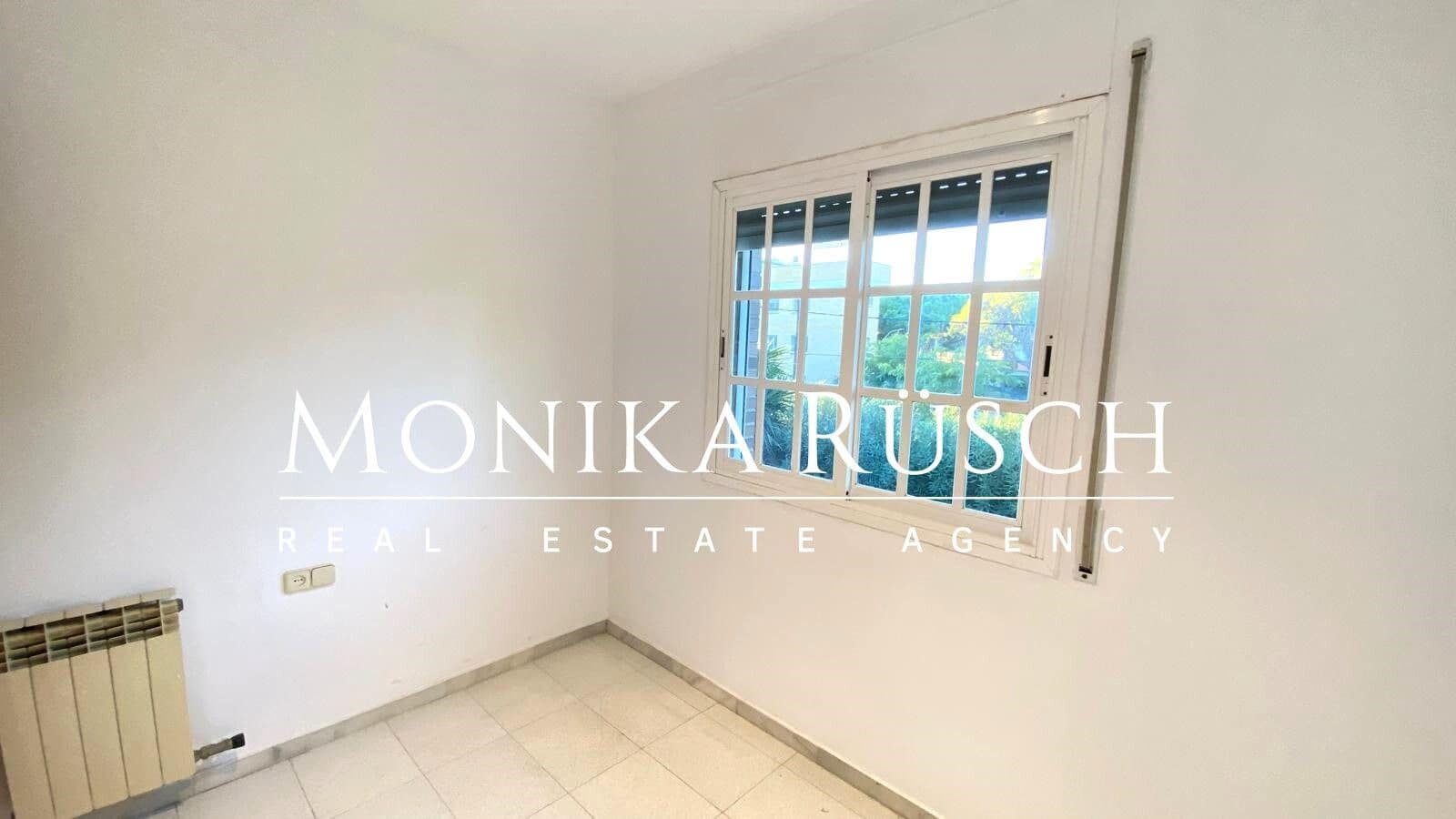 5 slaapkamer Halfvrijstaande villa te koop in Castelldefels met zwembad garage - € 980.000 (Ref: 9358856)