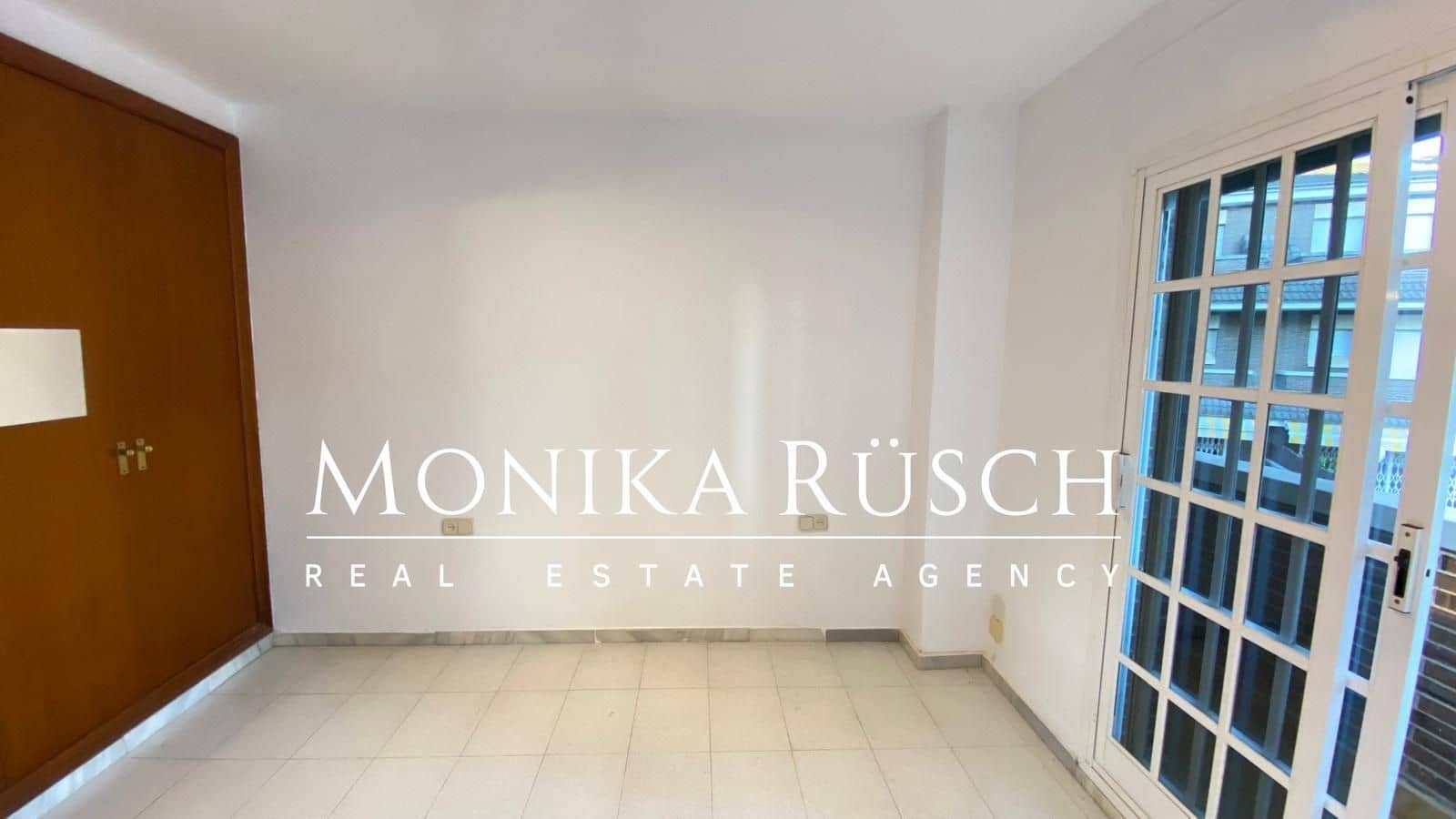 5 slaapkamer Halfvrijstaande villa te koop in Castelldefels met zwembad garage - € 980.000 (Ref: 9358856)