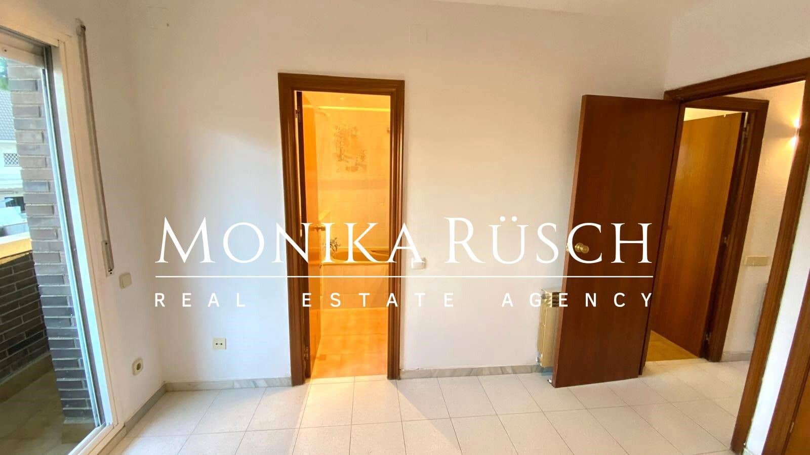 5 slaapkamer Halfvrijstaande villa te koop in Castelldefels met zwembad garage - € 980.000 (Ref: 9358856)