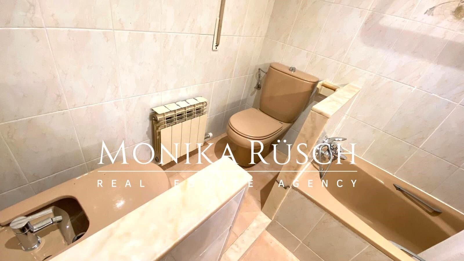 5 slaapkamer Halfvrijstaande villa te koop in Castelldefels met zwembad garage - € 980.000 (Ref: 9358856)