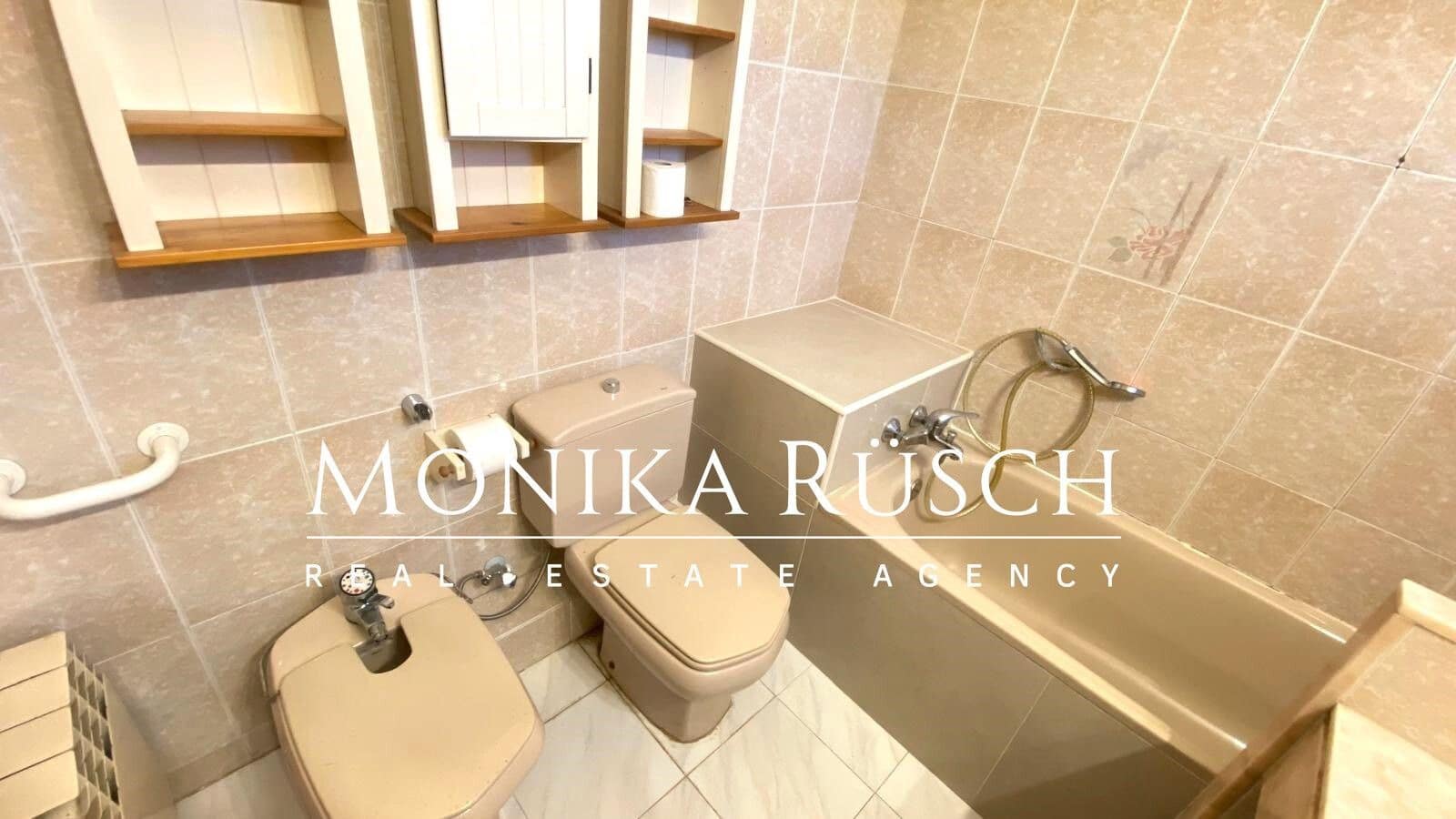 5 slaapkamer Halfvrijstaande villa te koop in Castelldefels met zwembad garage - € 980.000 (Ref: 9358856)