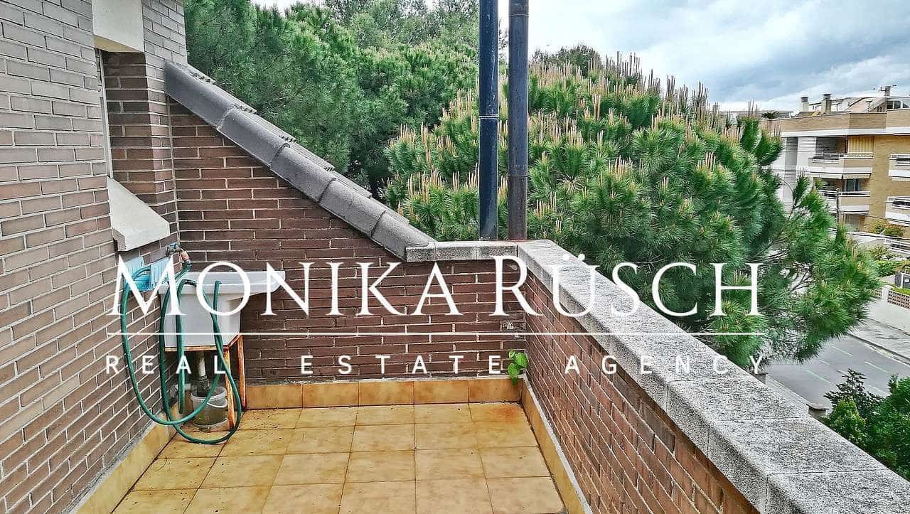 5 slaapkamer Halfvrijstaande villa te koop in Castelldefels met zwembad garage - € 980.000 (Ref: 9358856)