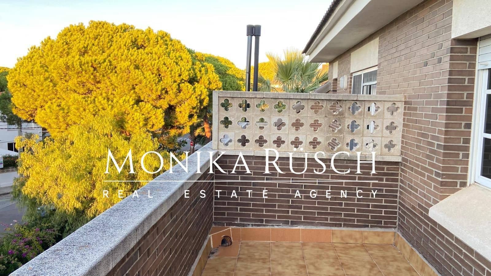 5 slaapkamer Halfvrijstaande villa te koop in Castelldefels met zwembad garage - € 980.000 (Ref: 9358856)