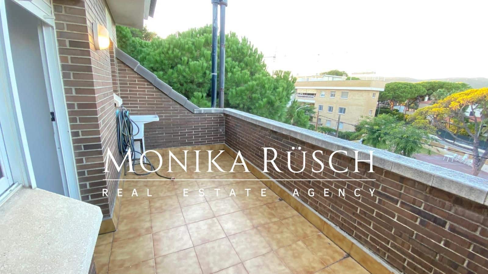 5 slaapkamer Halfvrijstaande villa te koop in Castelldefels met zwembad garage - € 980.000 (Ref: 9358856)