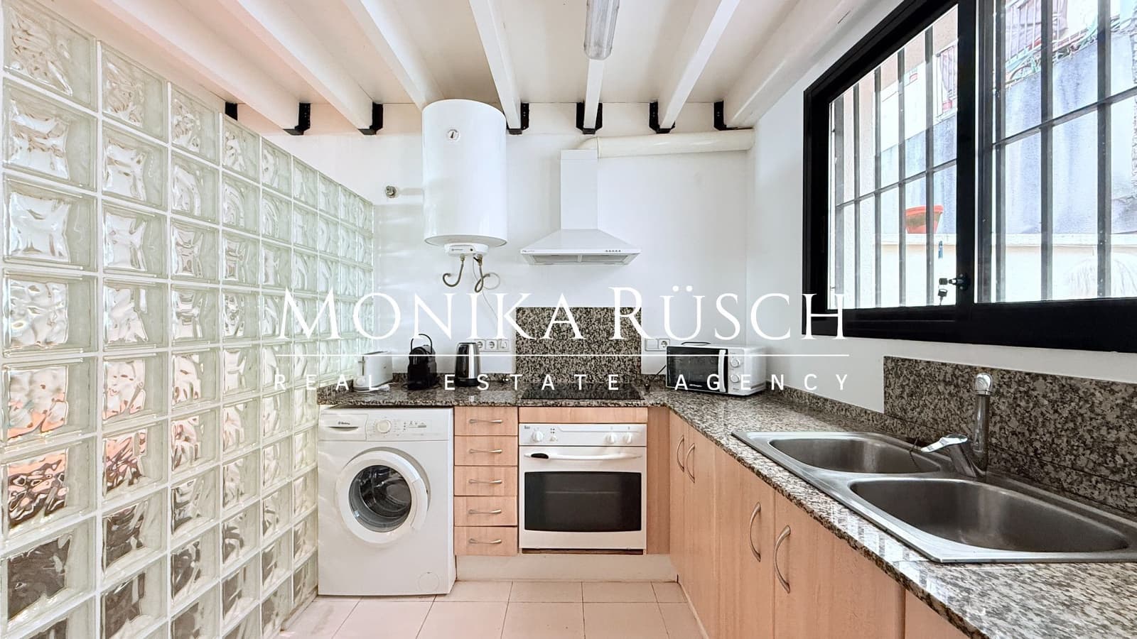 2 Zimmer Wohnung zu verkaufen in Barcelona Stadt mit Garage - 230.000 € (Ref: 9371722)