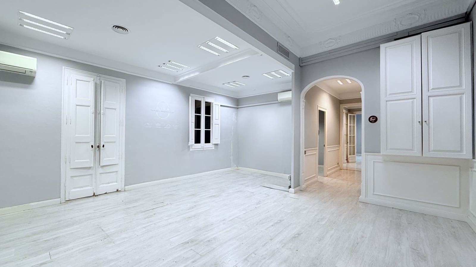 Oficina en Barcelona ciudad en alquiler - 4.900 € (Ref: 9378710)