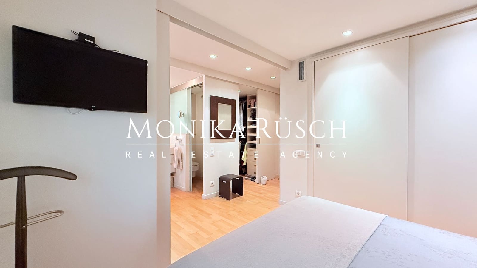 3 bedroom Flat for sale in Barcelona city with garage - € 1,075,000 (Ref: 9410523)