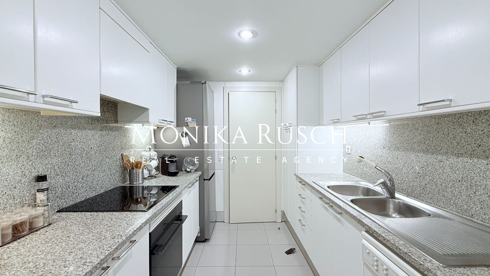 3 bedroom Flat for sale in Barcelona city with garage - € 1,075,000 (Ref: 9410523)