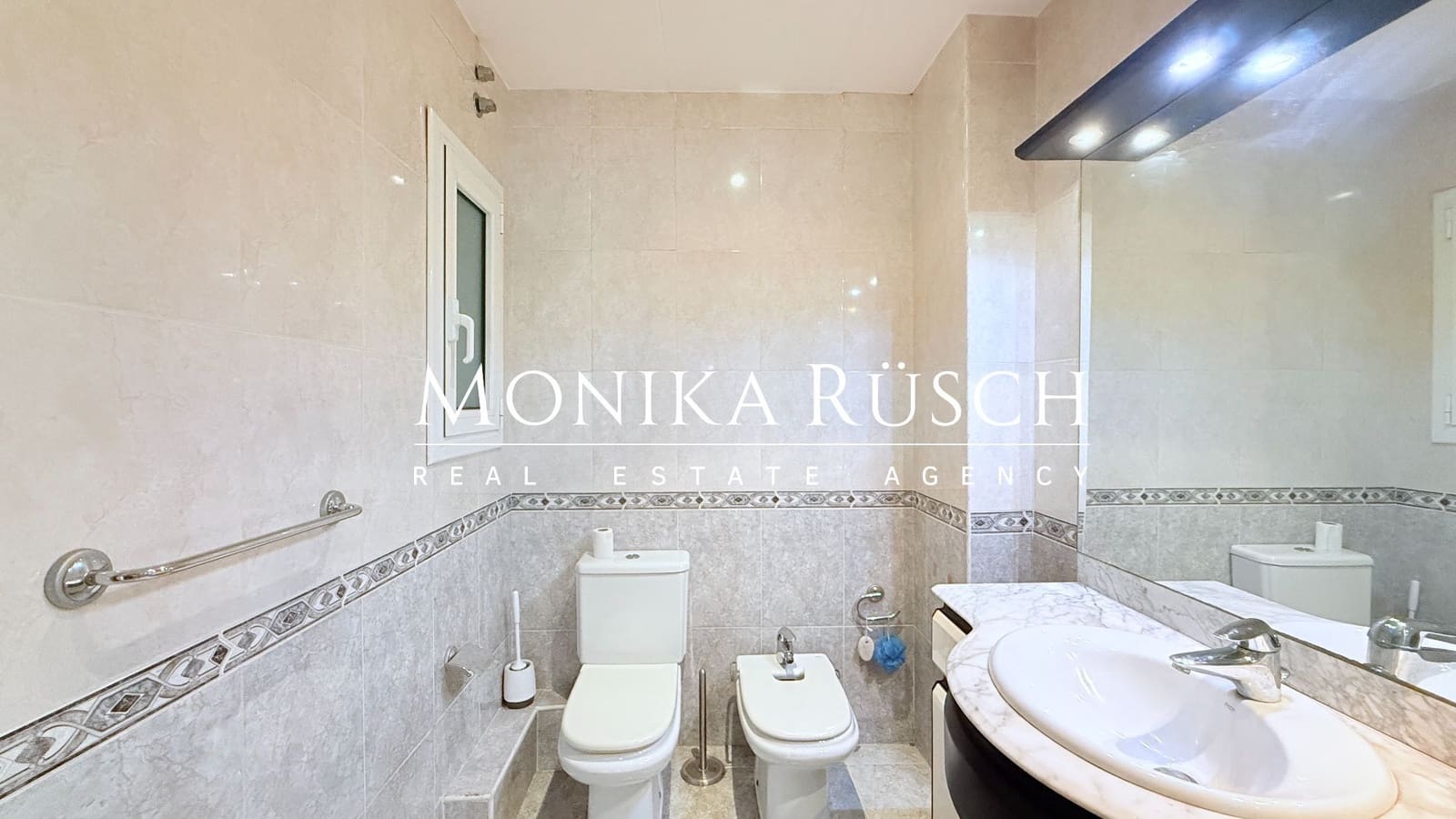 4 Zimmer Wohnung zu verkaufen in Barcelona Stadt - 370.000 € (Ref: 9439447)