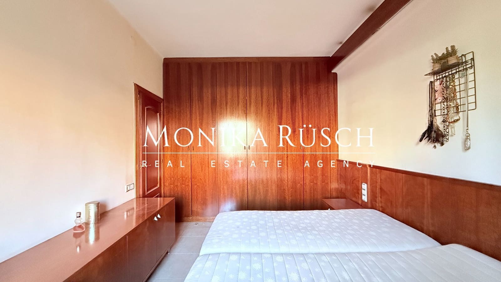 4 Zimmer Wohnung zu verkaufen in Barcelona Stadt - 370.000 € (Ref: 9439447)