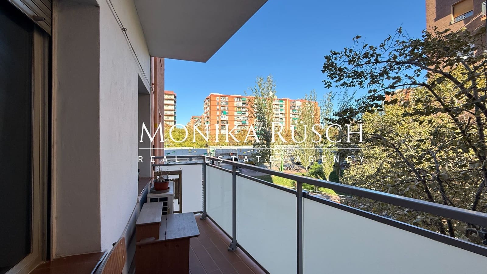 4 Zimmer Wohnung zu verkaufen in Barcelona Stadt - 370.000 € (Ref: 9439447)