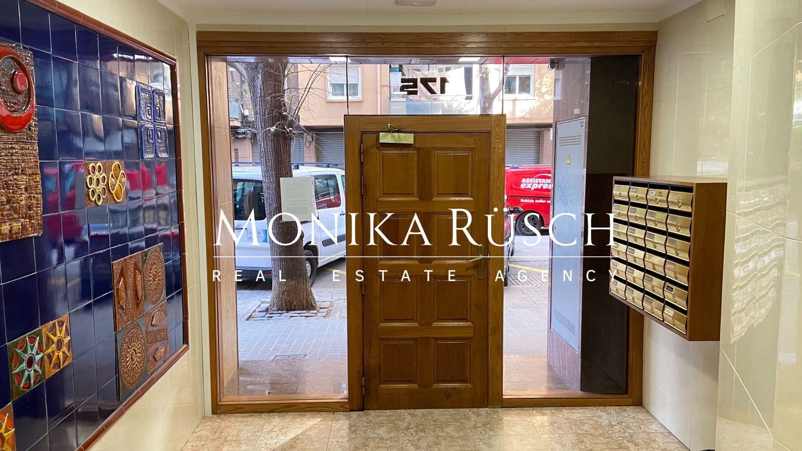4 Zimmer Wohnung zu verkaufen in Barcelona Stadt - 370.000 € (Ref: 9439447)