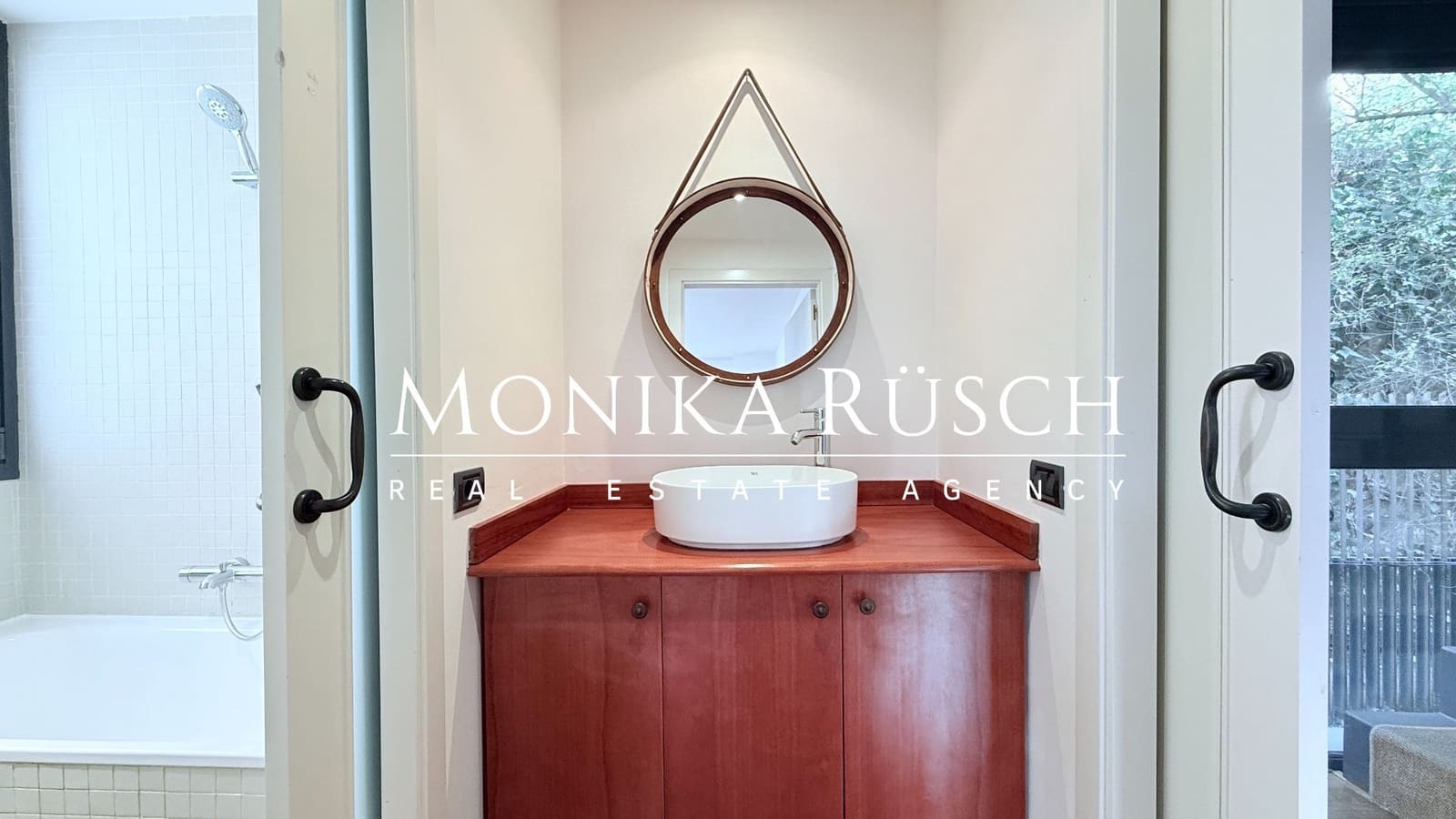 5 soveværelse Villa til leje i Barcelona by med garage - € 7.500 (Ref: 9448578)