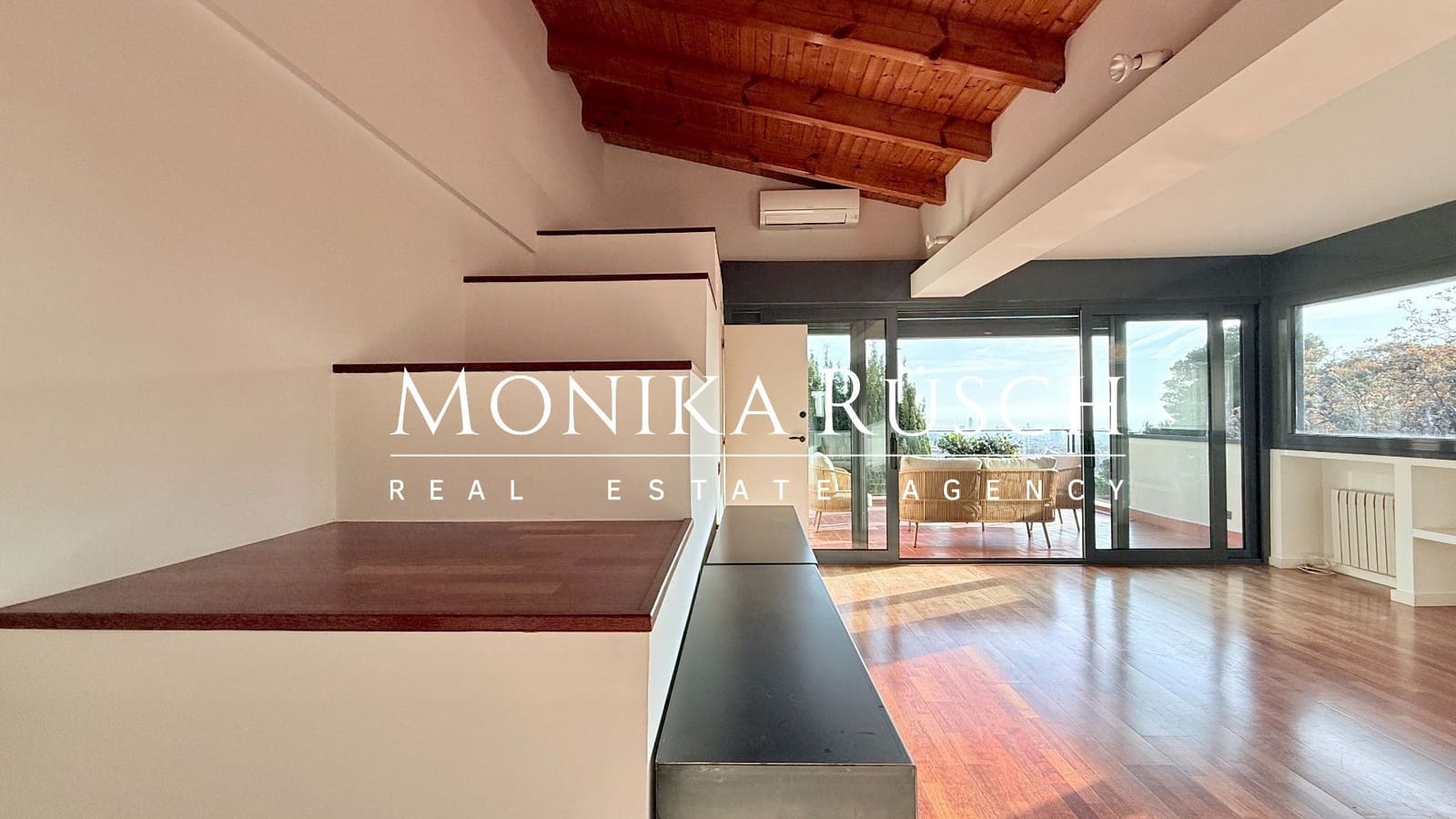 5 soveværelse Villa til leje i Barcelona by med garage - € 7.500 (Ref: 9448578)