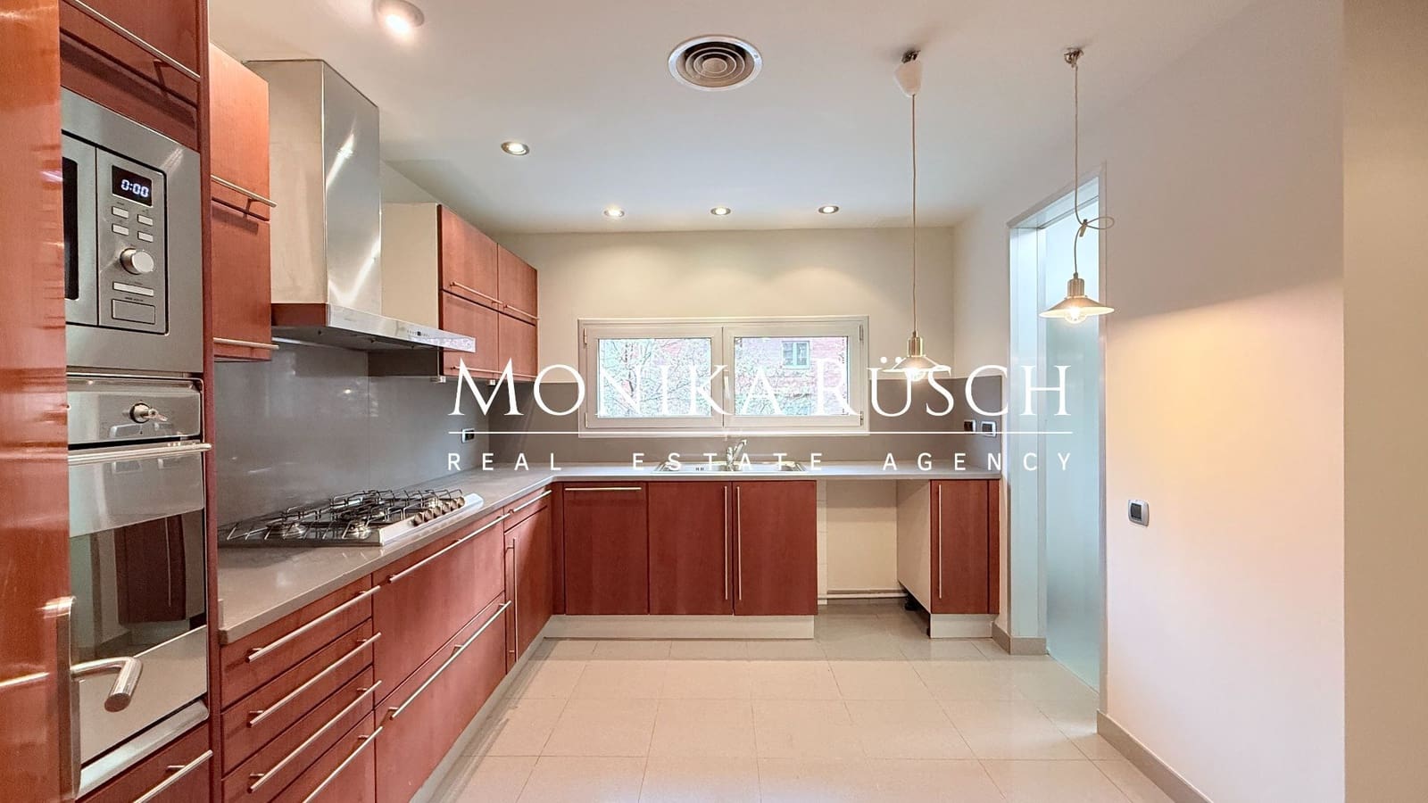 4 makuuhuone Asunto vuokrattavana paikassa Barcelona kaupunki mukana 
autotalli - 3 700 € (Ref: 9481766)