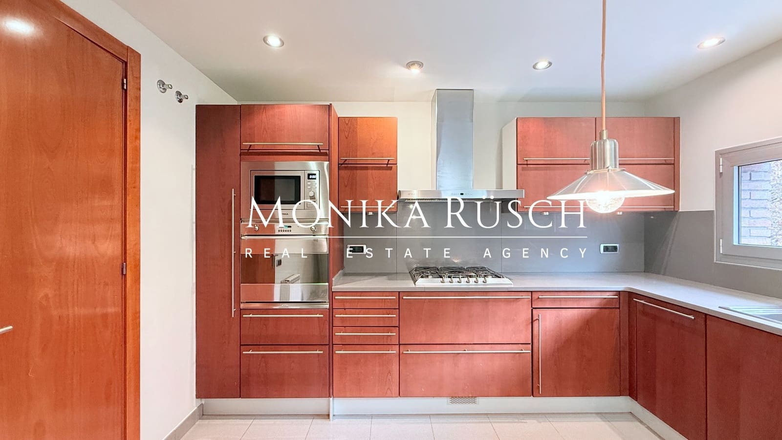 4 makuuhuone Asunto vuokrattavana paikassa Barcelona kaupunki mukana 
autotalli - 3 700 € (Ref: 9481766)