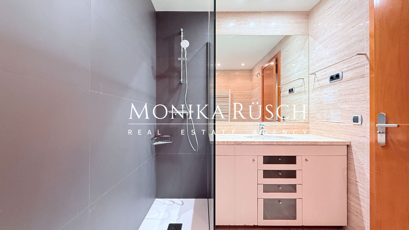 4 makuuhuone Asunto vuokrattavana paikassa Barcelona kaupunki mukana 
autotalli - 3 700 € (Ref: 9481766)