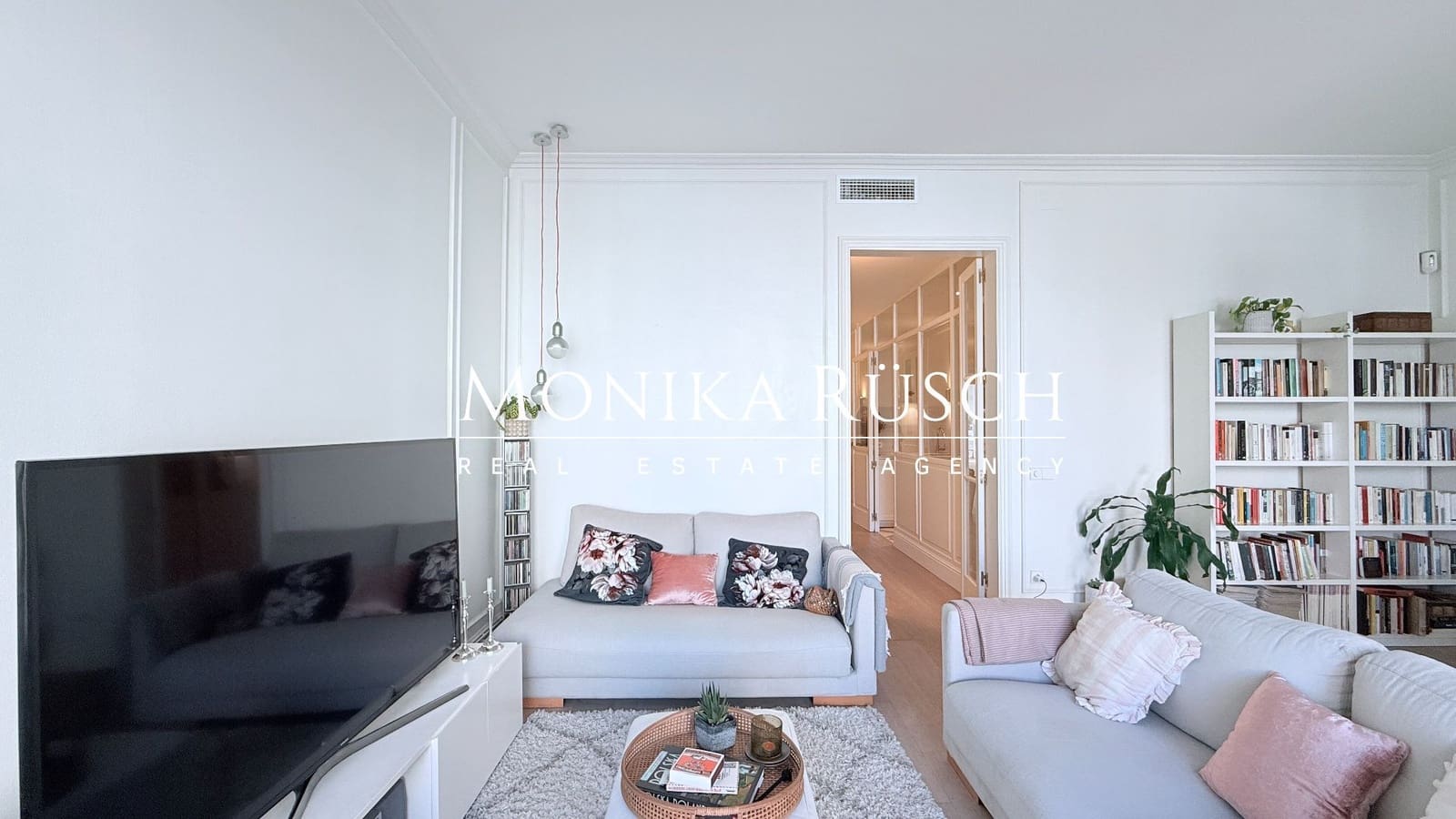 3 bedroom Flat for sale in Barcelona city - € 1,125,000 (Ref: 9485137)