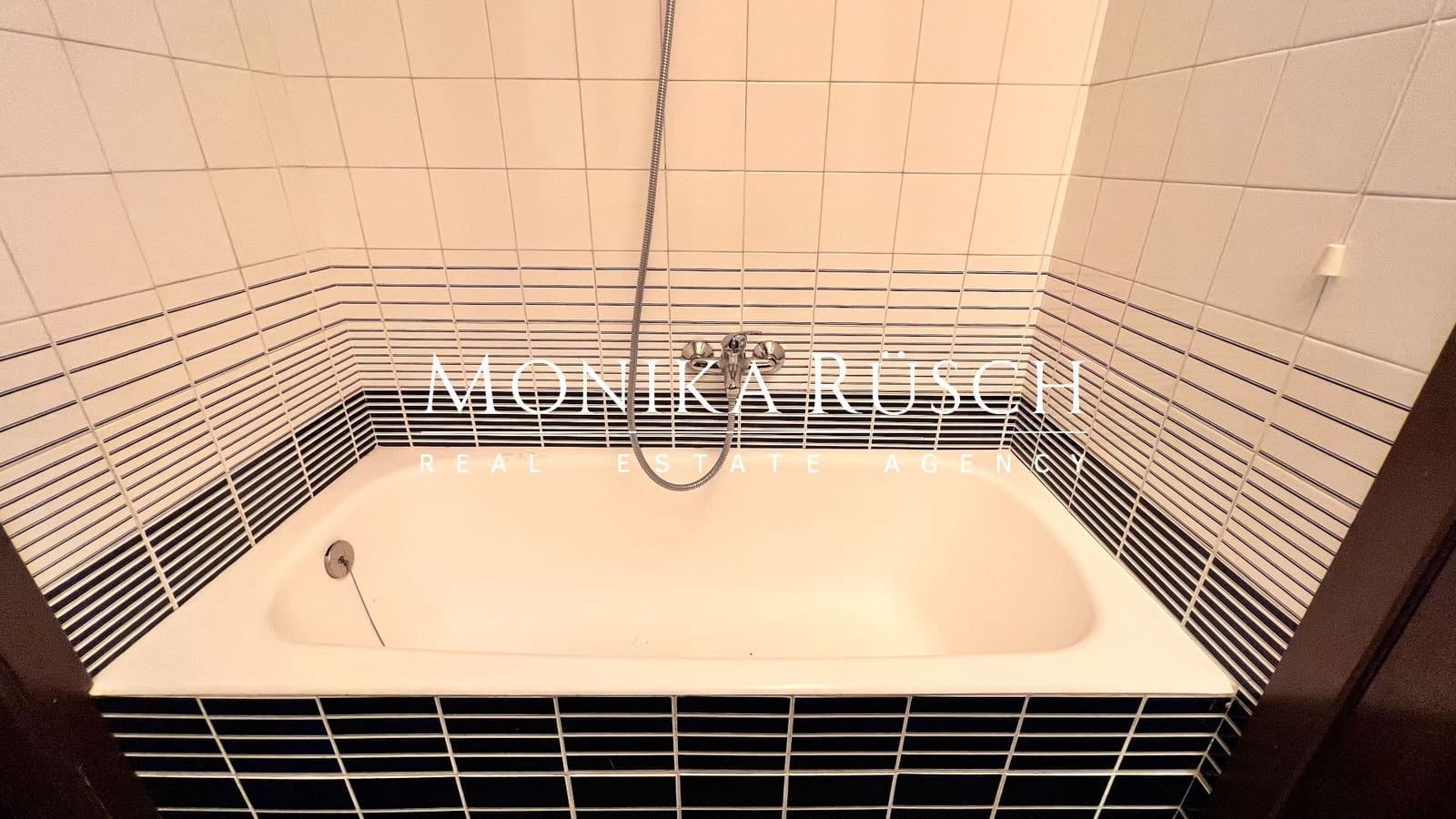 Piso de 4 habitaciones en Barcelona ciudad en alquiler con garaje - 4.500 € (Ref: 9491069)