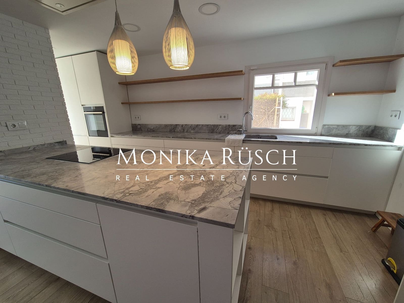 4 makuuhuone Paritalo vuokrattavana paikassa Sant Just Desvern mukana 
autotalli - 3 800 € (Ref: 9494264)