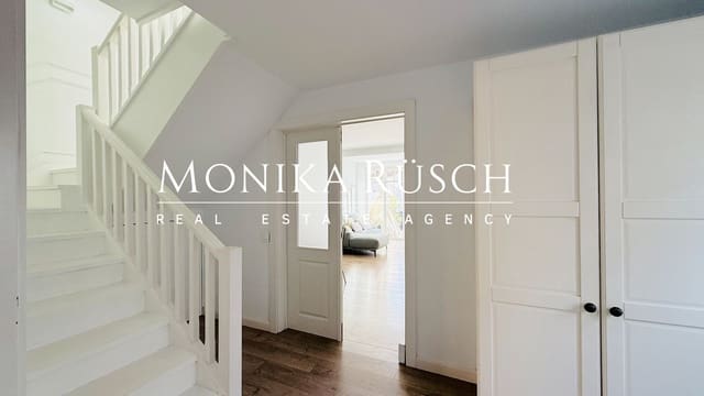 Villa/Maison Semi-Mitoyenne de 4 chambres à louer à Sant Just Desvern avec garage - 3 800 € (Ref: 9494264)