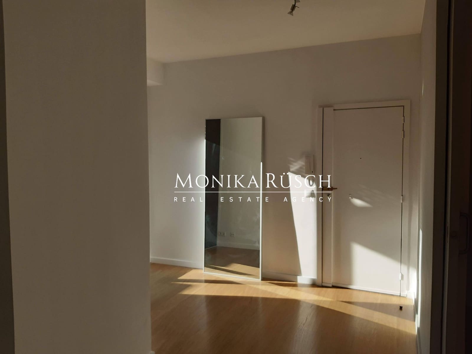 4 soveværelse Lejlighed til salg i Barcelona by med garage - € 1.380.000 (Ref: 9503824)