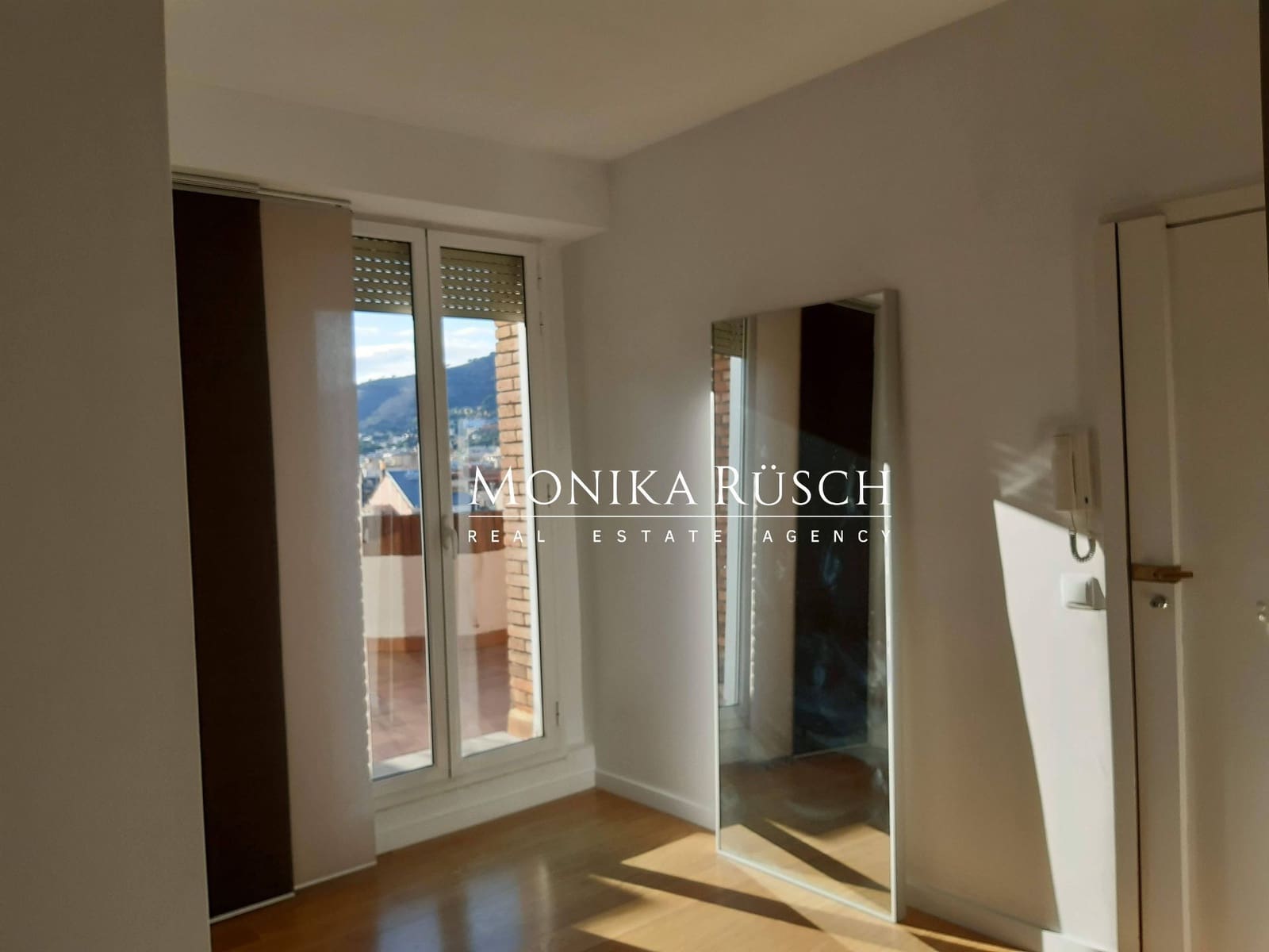 4 soveværelse Lejlighed til salg i Barcelona by med garage - € 1.380.000 (Ref: 9503824)