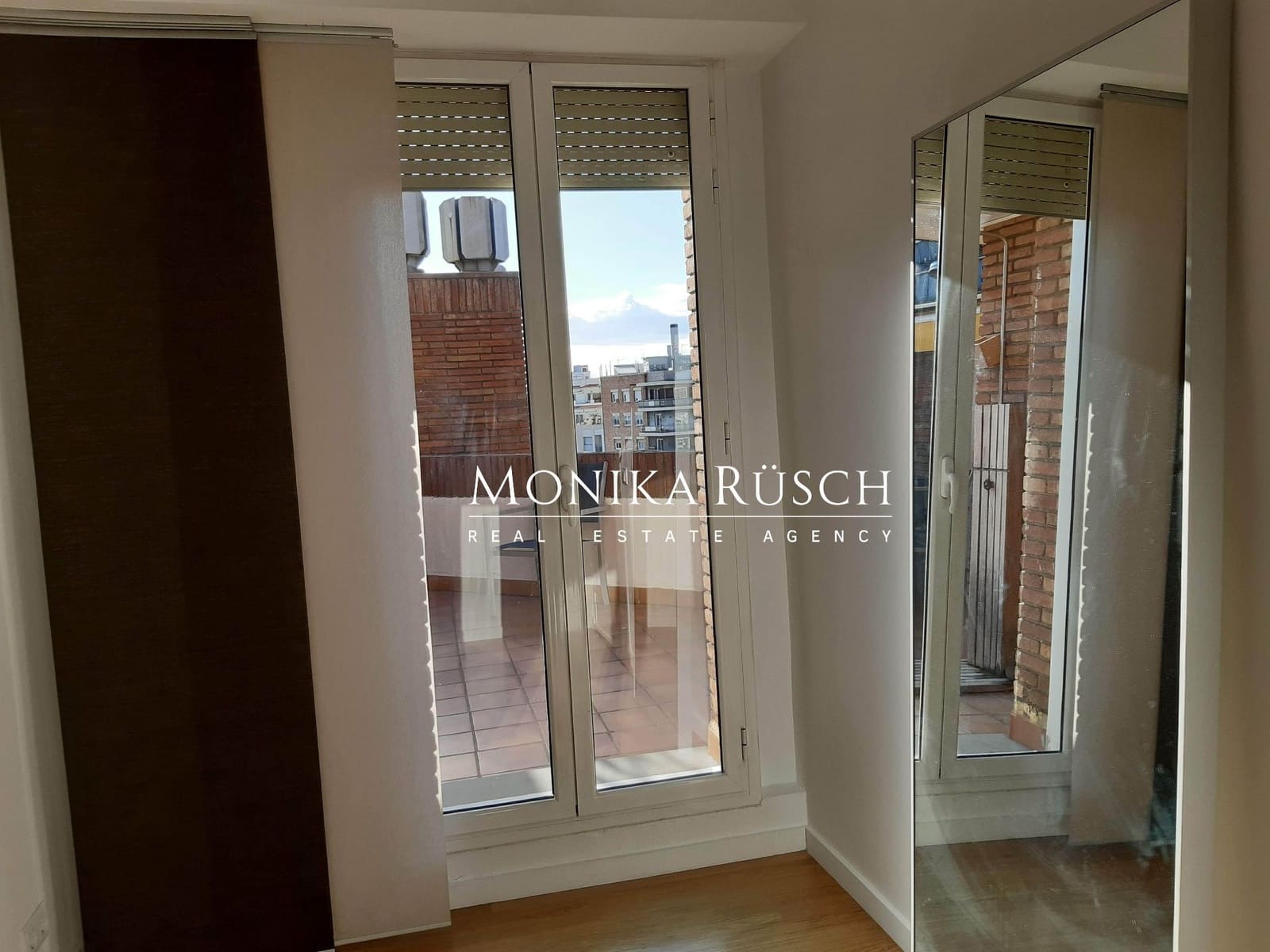 4 soveværelse Lejlighed til salg i Barcelona by med garage - € 1.380.000 (Ref: 9503824)