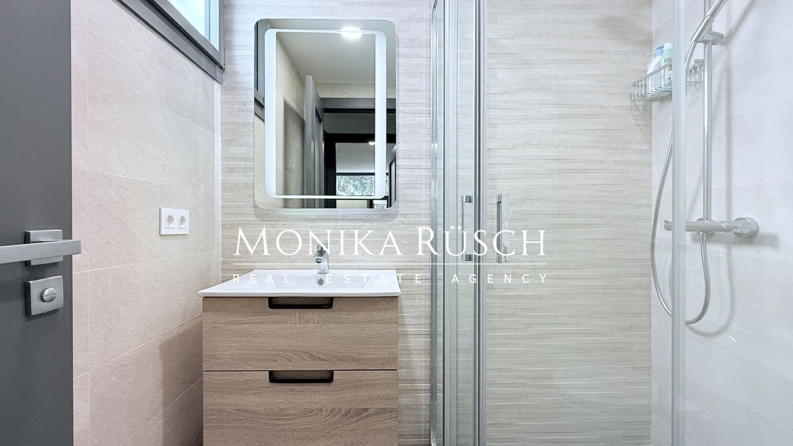 4 sovrum Villa till salu i Gava med pool garage - 1 650 000 € (Ref: 9503825)