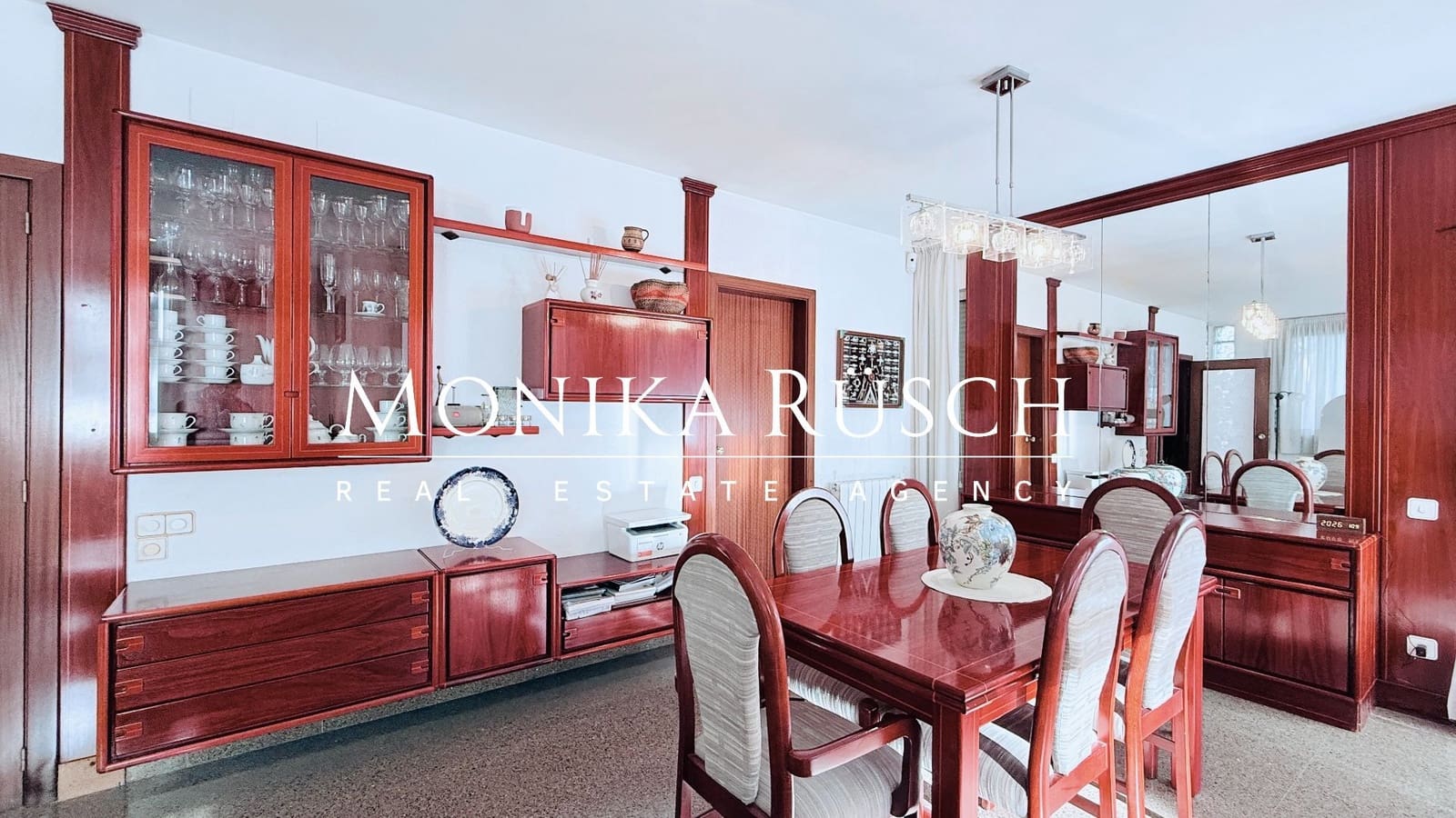 4 sovrum Villa till salu i Gava med pool garage - 1 650 000 € (Ref: 9503825)