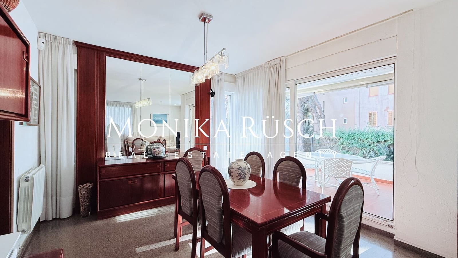 4 sovrum Villa till salu i Gava med pool garage - 1 650 000 € (Ref: 9503825)