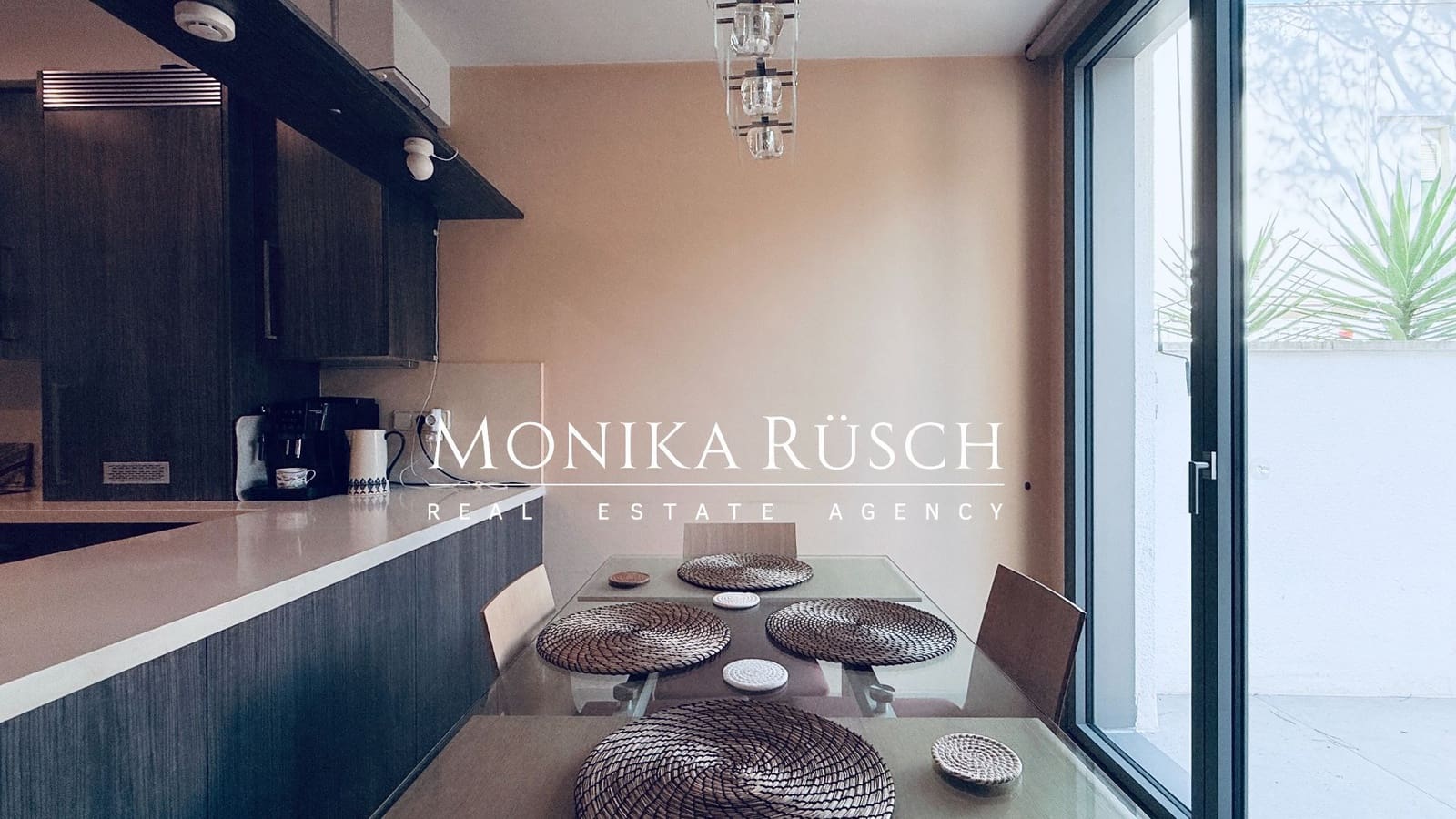 4 sovrum Villa till salu i Gava med pool garage - 1 650 000 € (Ref: 9503825)