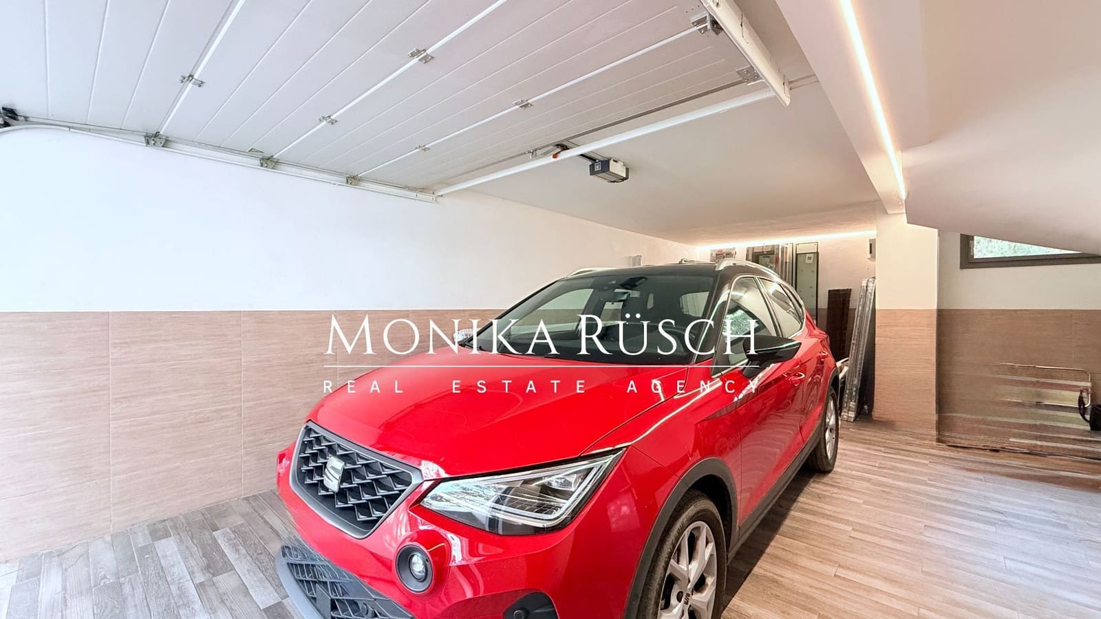 4 sovrum Villa till salu i Gava med pool garage - 1 650 000 € (Ref: 9503825)