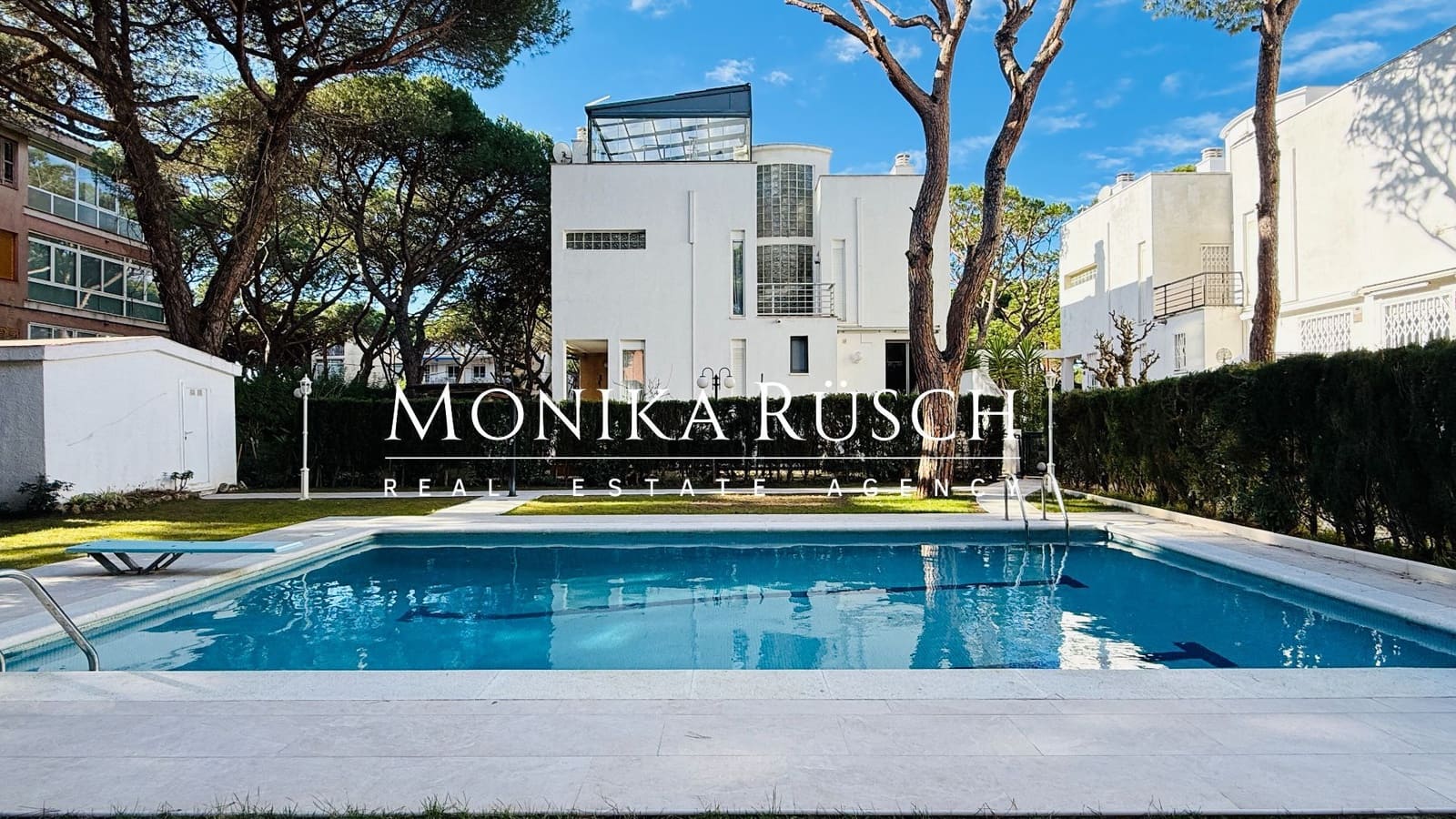 4 sovrum Villa till salu i Gava med pool garage - 1 650 000 € (Ref: 9503825)