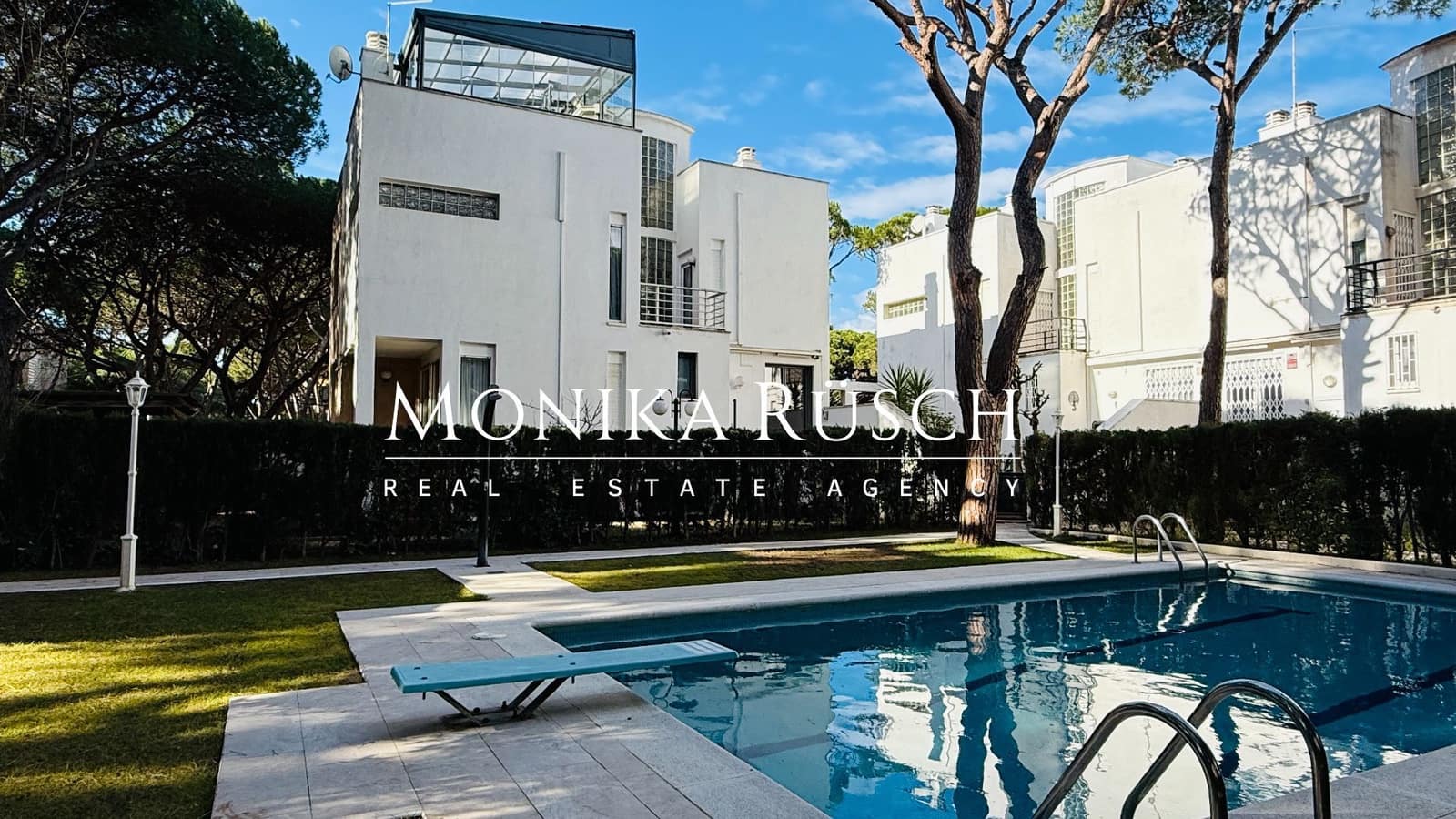 4 sovrum Villa till salu i Gava med pool garage - 1 650 000 € (Ref: 9503825)